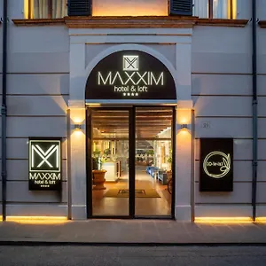 Maxxim & Loft Szálloda Ferrara