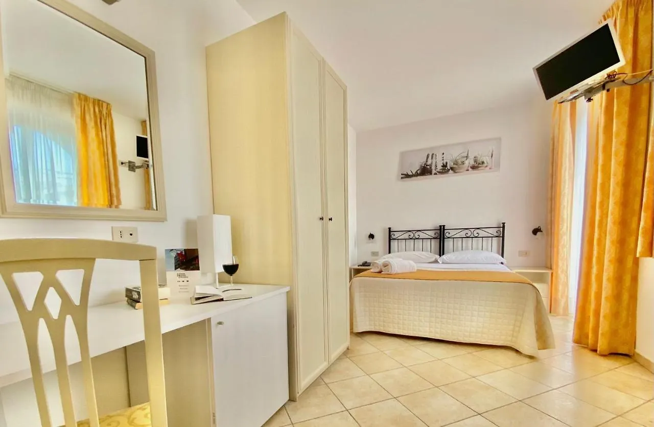 Hotel Sylesia Letoianni