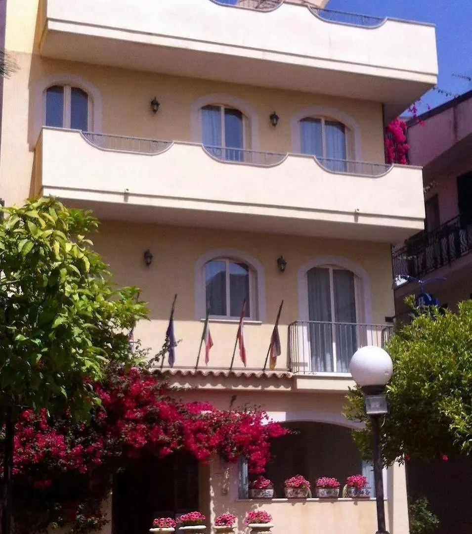 Hotel Sylesia Letoianni 3*,  Itália