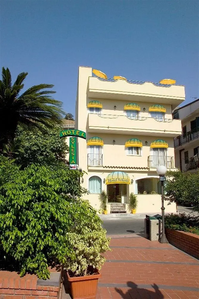 Hotel Sylesia Letoianni
